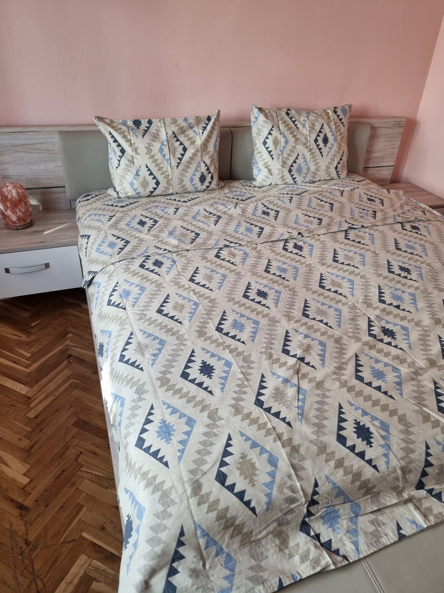 Комплект от 4части