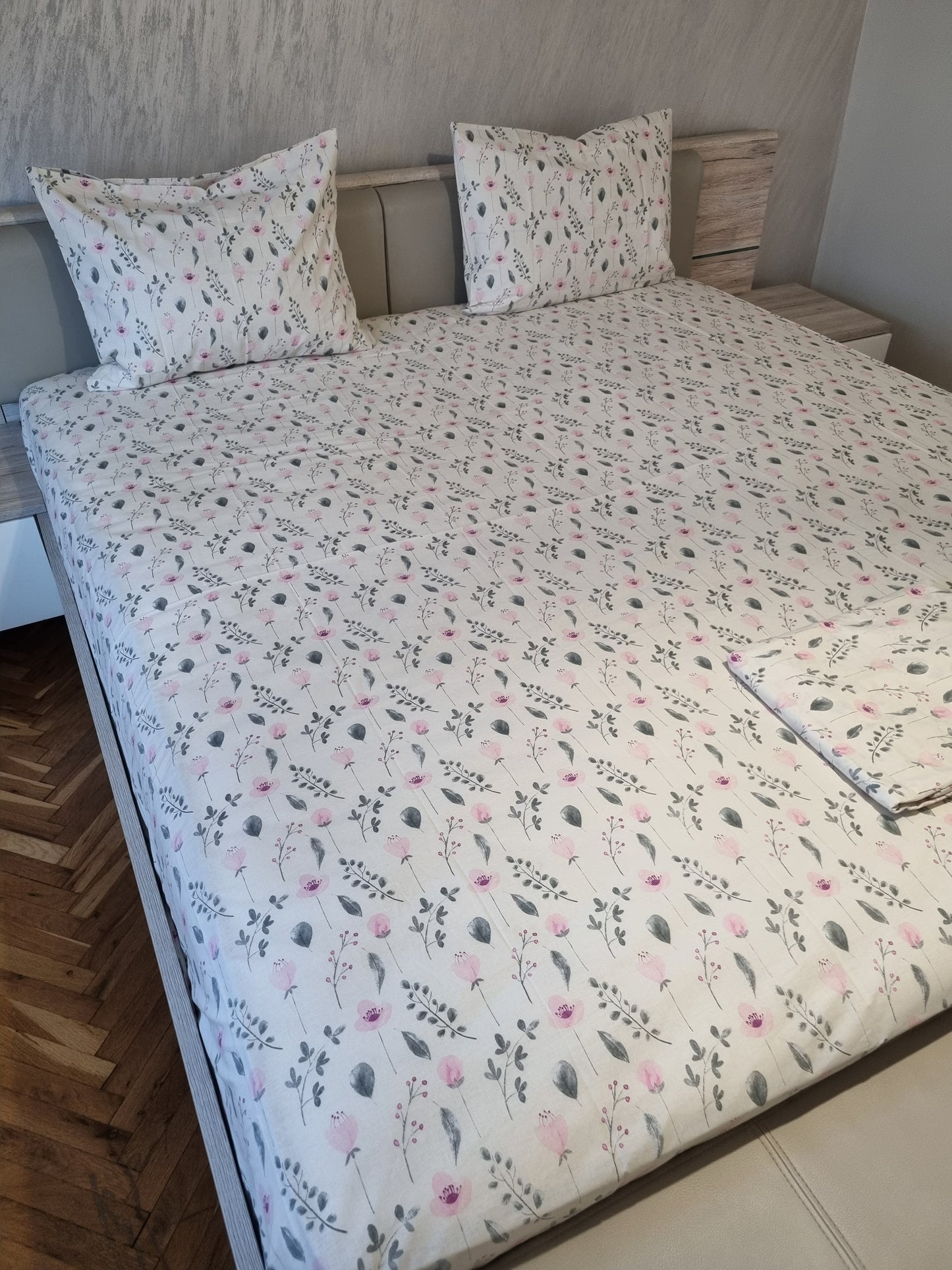 Комплект от 4части