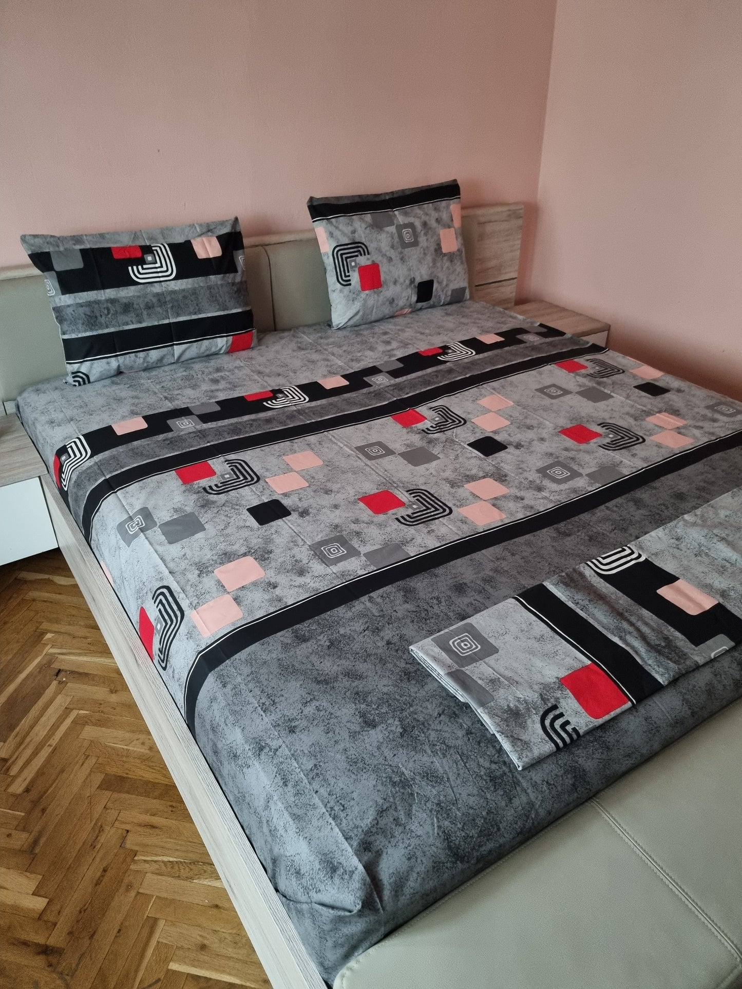 Комплект от 4части